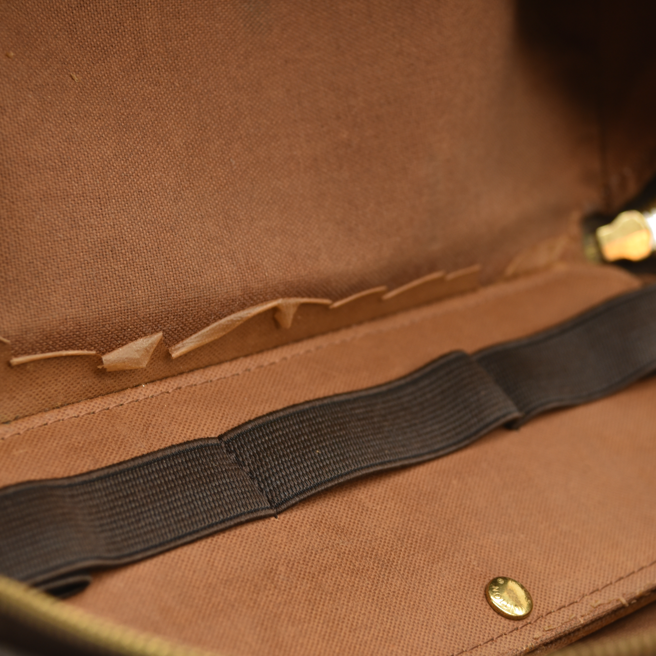 Louis Vuitton  Monogram Shoe Care Kit CT1016