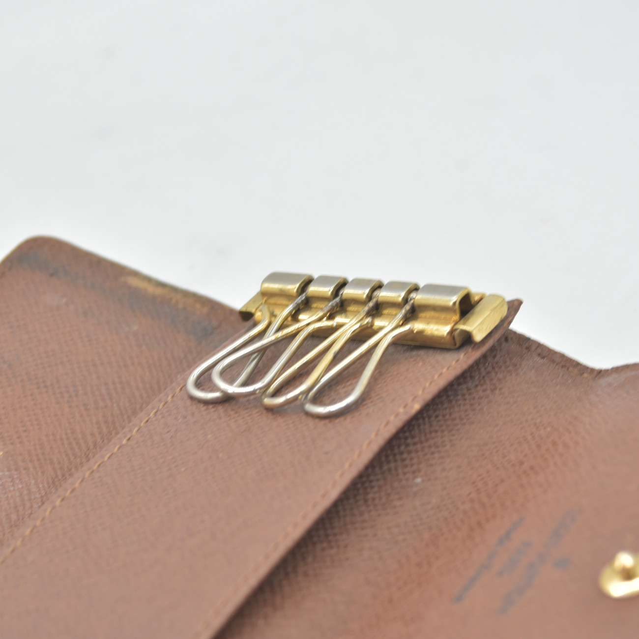 $345 2010 Louis Vuitton Monogram 4 Key Multicles Holder RA2130