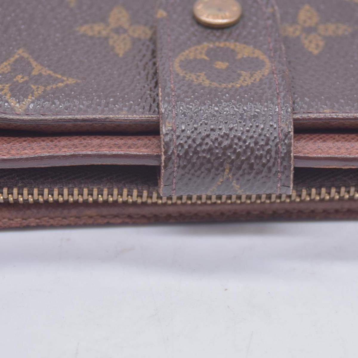 $750 1999 Louis Vuitton Porte Papier Monogram Wallet SP0999 CONSIGNMENT 10021038