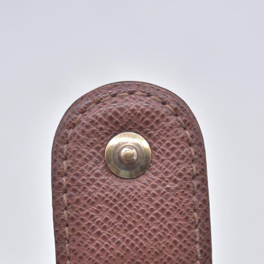 $750 1999 Louis Vuitton Porte Papier Monogram Wallet SP0999 CONSIGNMENT 10021038