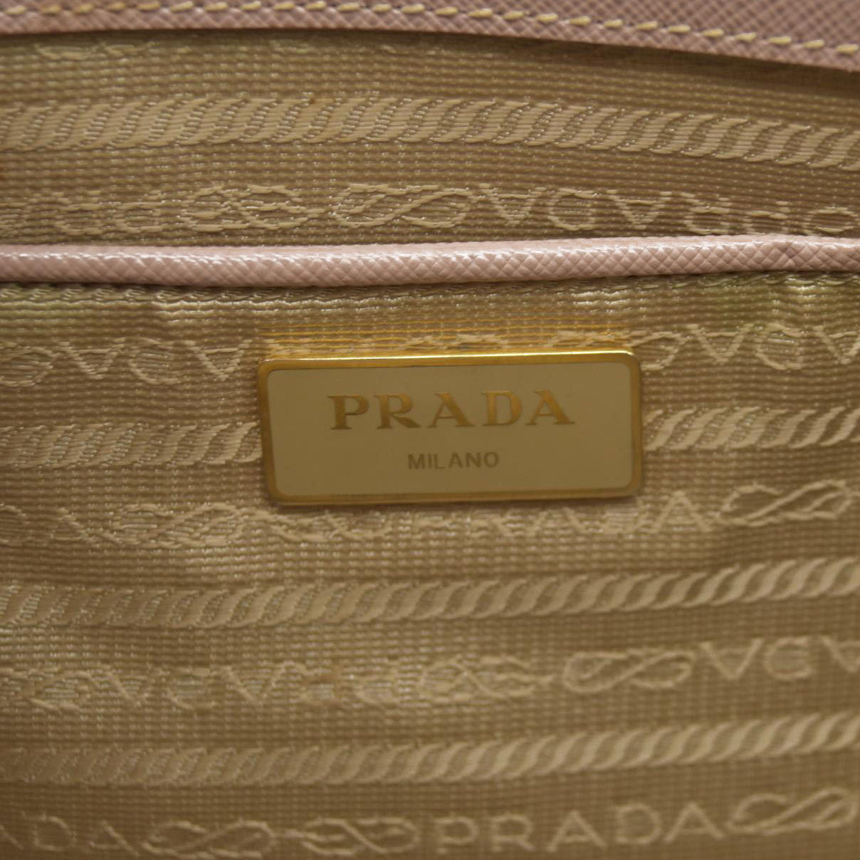 $4500  Prada  Saffiano Medium Galleria Double Zip Tote Cammeo
