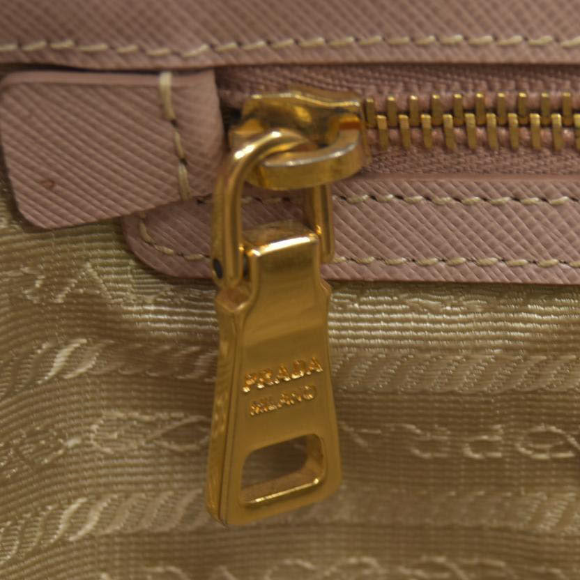 $4500  Prada  Saffiano Medium Galleria Double Zip Tote Cammeo