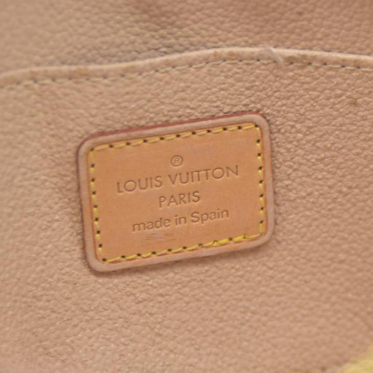 $590 Louis Vuitton Monogram Cosmetic Pouch CA0040