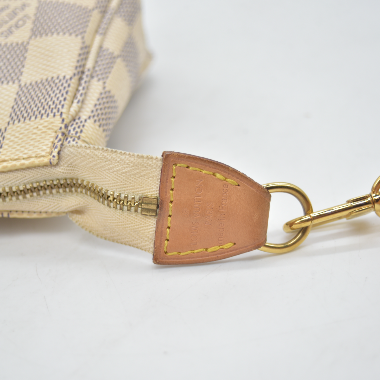 $1220 2020 Louis Vuitton Damier Azur Pochette Accessories NM MB4250