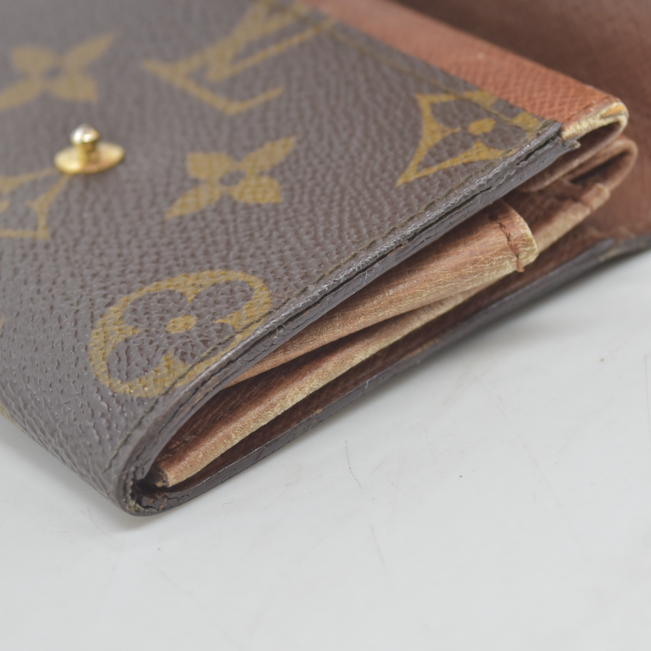 $450 Louis Vuitton Monogram Porte-Monnaie Plat Coin Purse