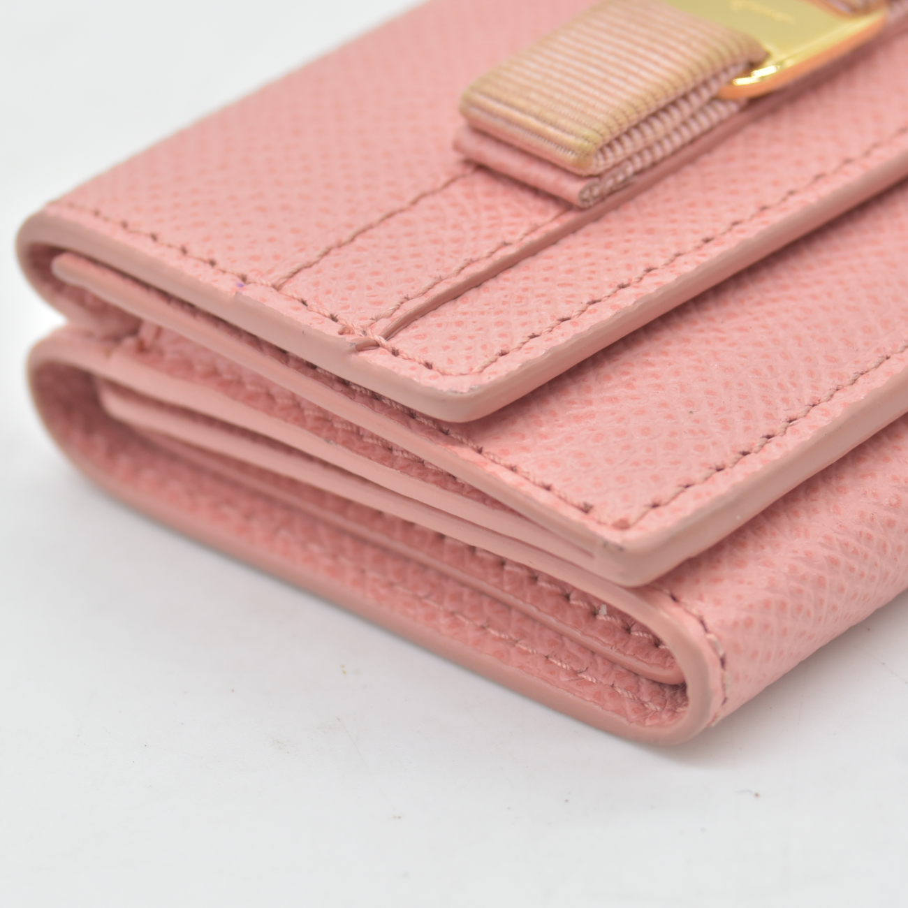 $600 Salvatore Ferragamo Vara Bow Compact Wallet