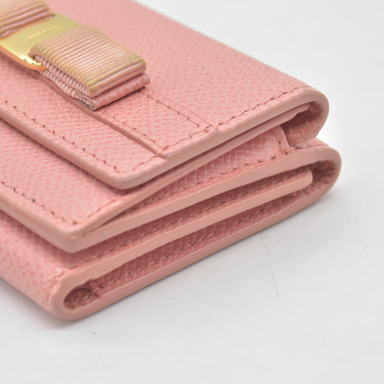 $600 Salvatore Ferragamo Vara Bow Compact Wallet