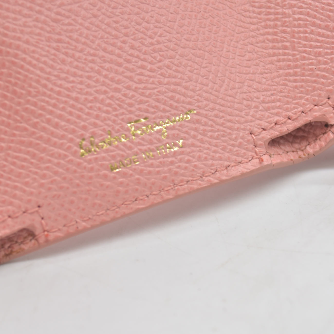 $600 Salvatore Ferragamo Vara Bow Compact Wallet