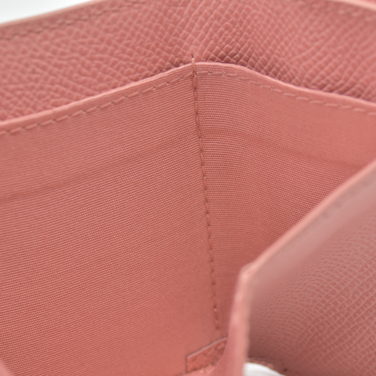 $600 Salvatore Ferragamo Vara Bow Compact Wallet