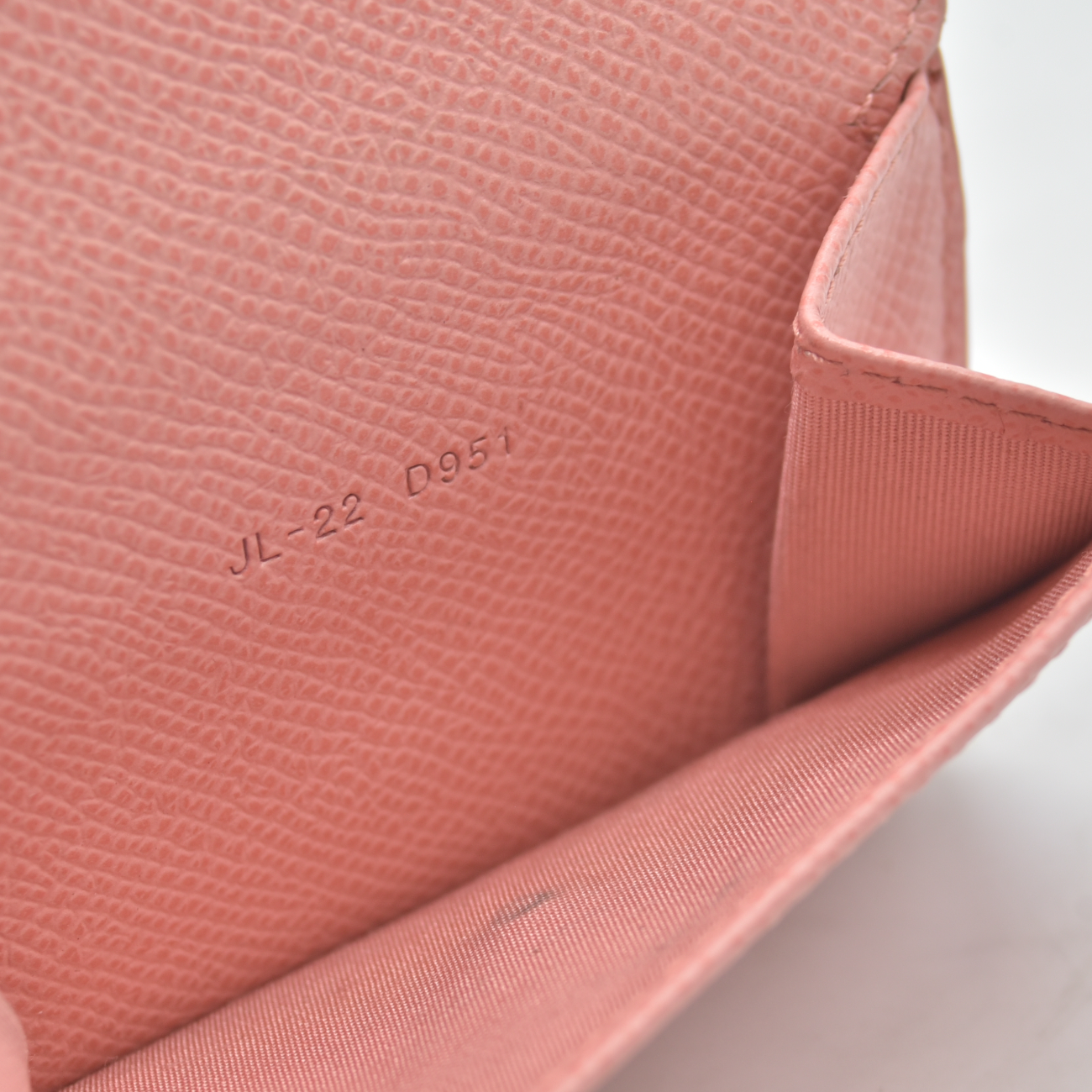 $600 Salvatore Ferragamo Vara Bow Compact Wallet