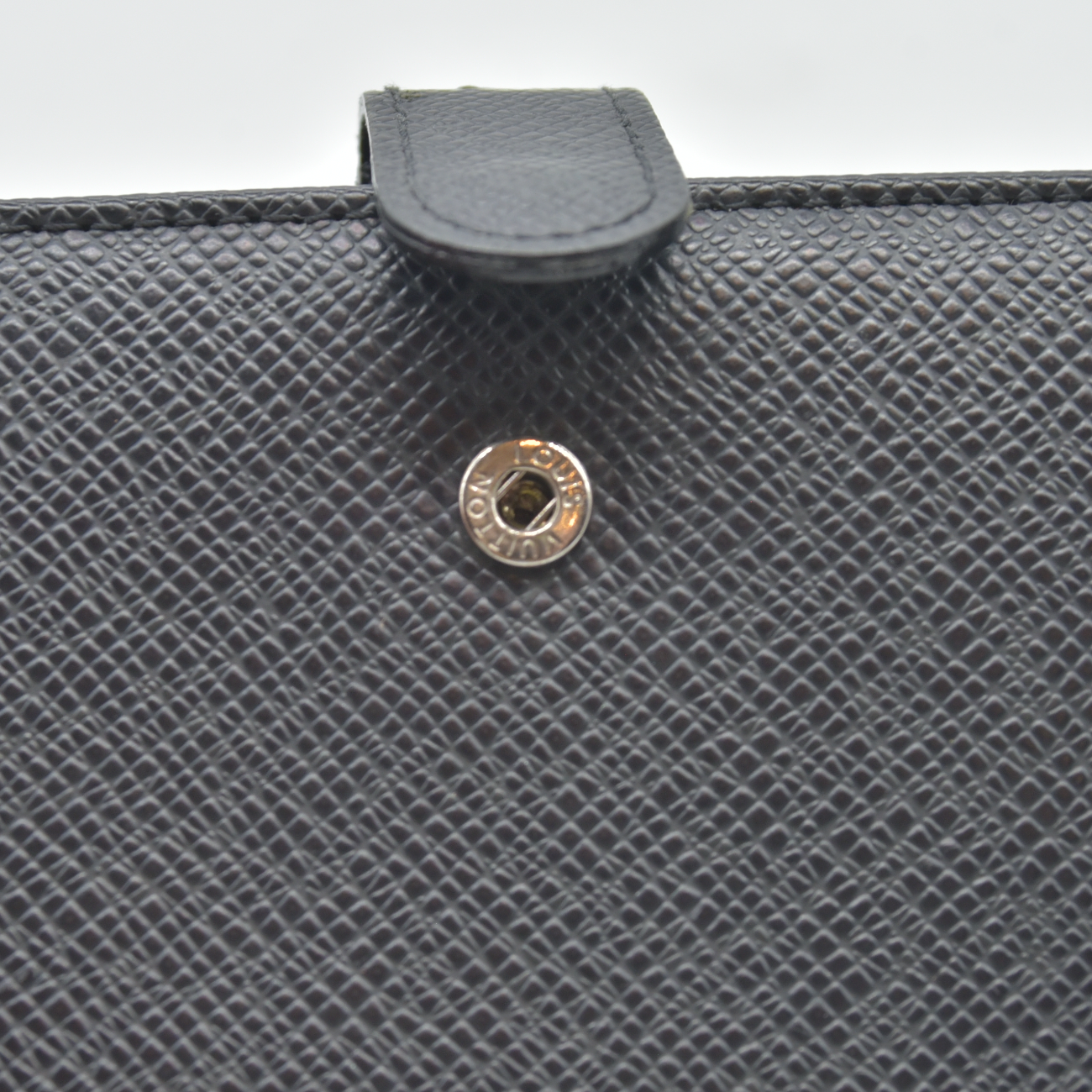$670 2005 Louis Vuitton Taiga Small Ring Agenda Cover TH0065