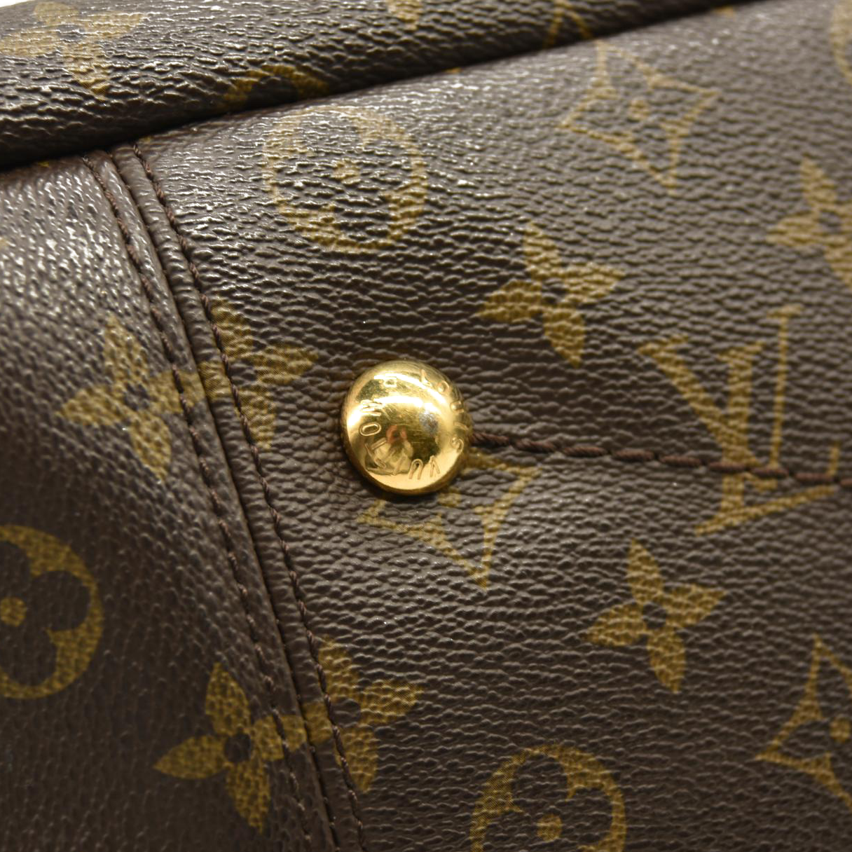 LOUIS VUITTON Monogram Artsy CA4049