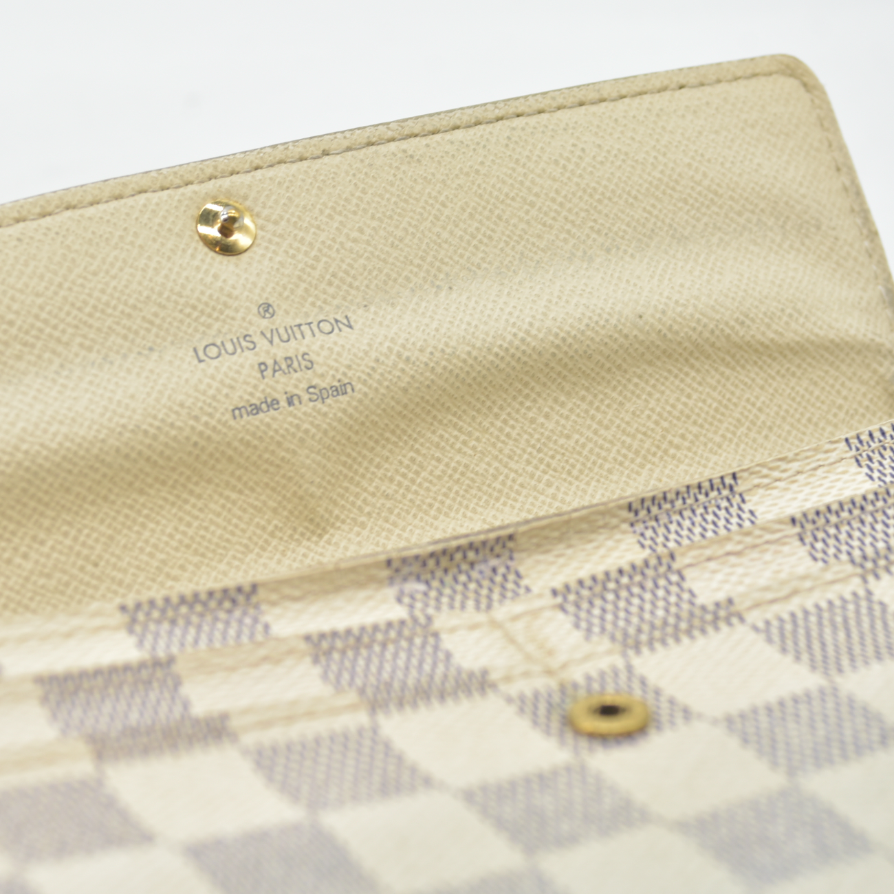 $725 2009 Louis Vuitton Damier Azur Sarah Wallet CA3009