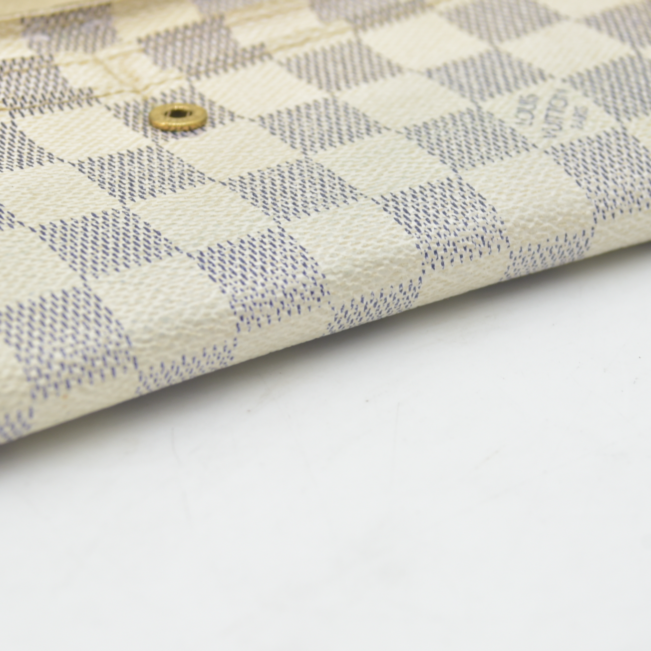 $725 2009 Louis Vuitton Damier Azur Sarah Wallet CA3009