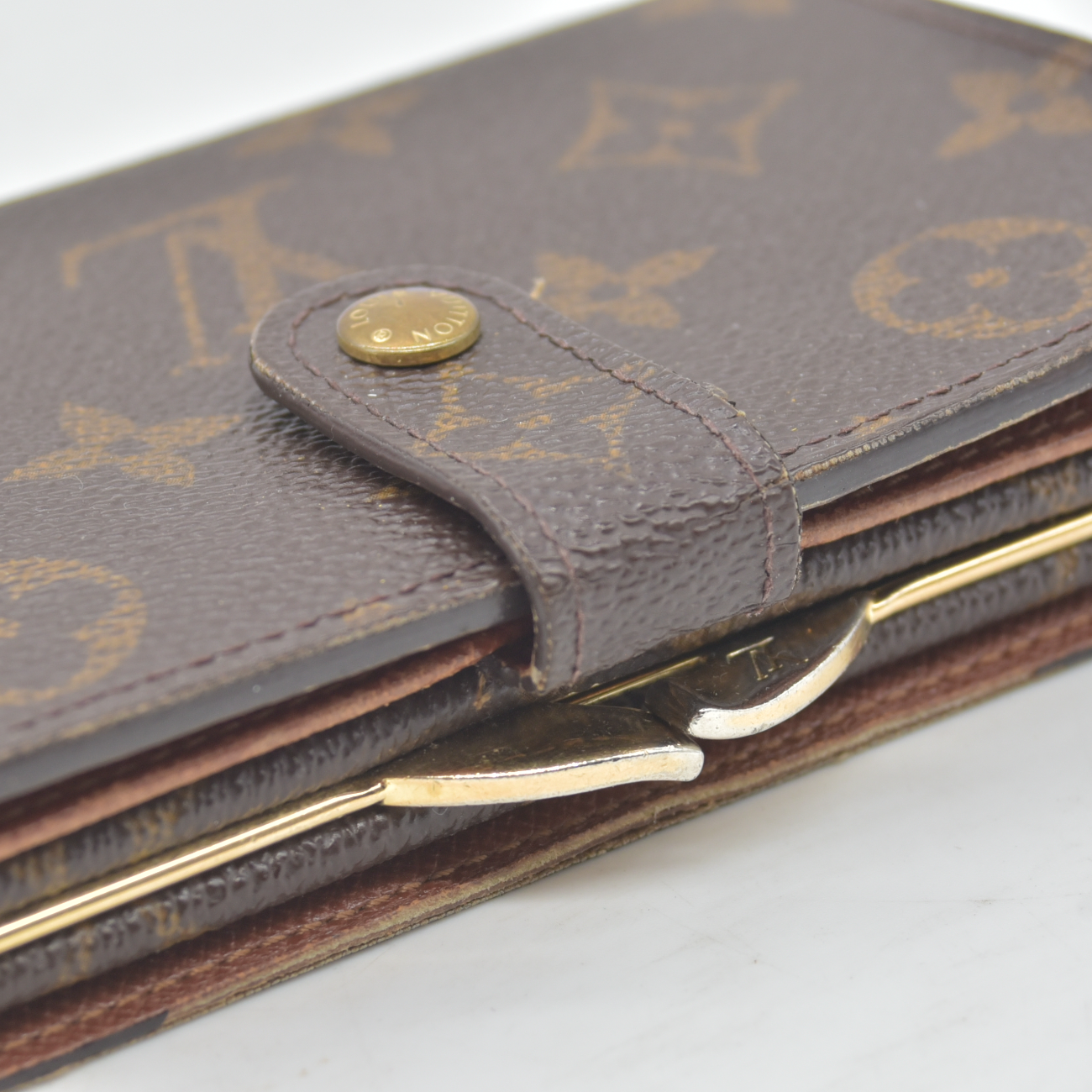 $750 2001 Louis Vuitton Monogram French Purse Wallet TH0011