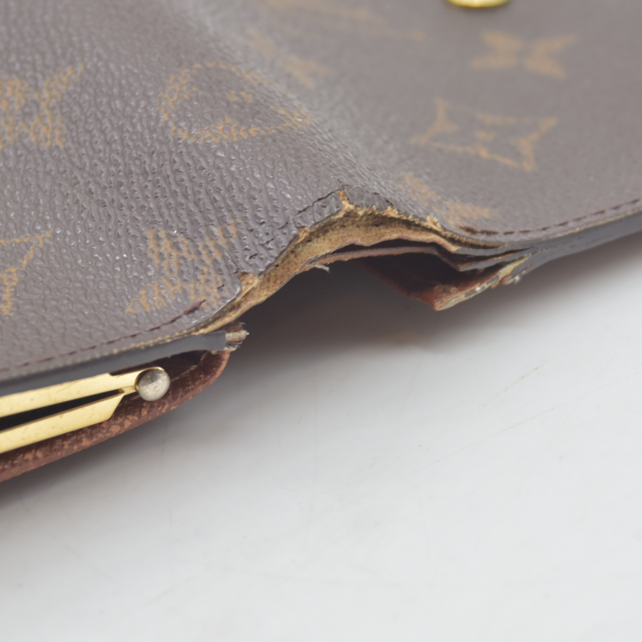 $750 2001 Louis Vuitton Monogram French Purse Wallet TH0011