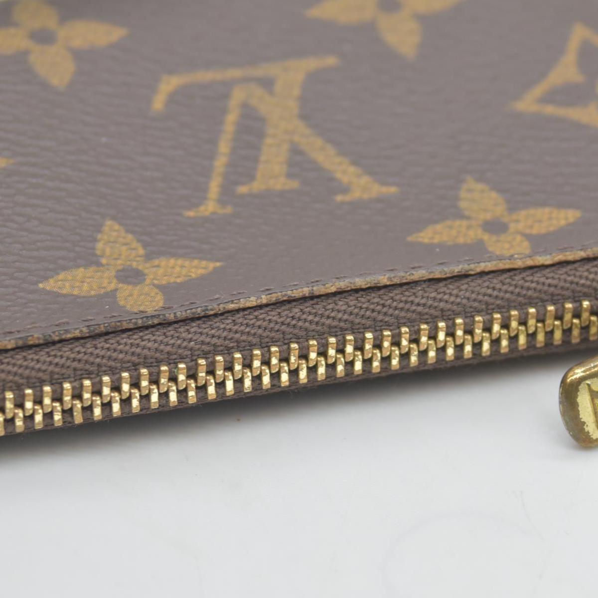$345 Louis Vuitton Monogram Key Pouch CONSIGNMENT CT3179