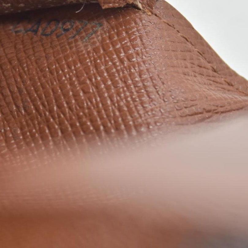 $395 1997 Louis Vuitton Monogram Passport Cover  CA0977