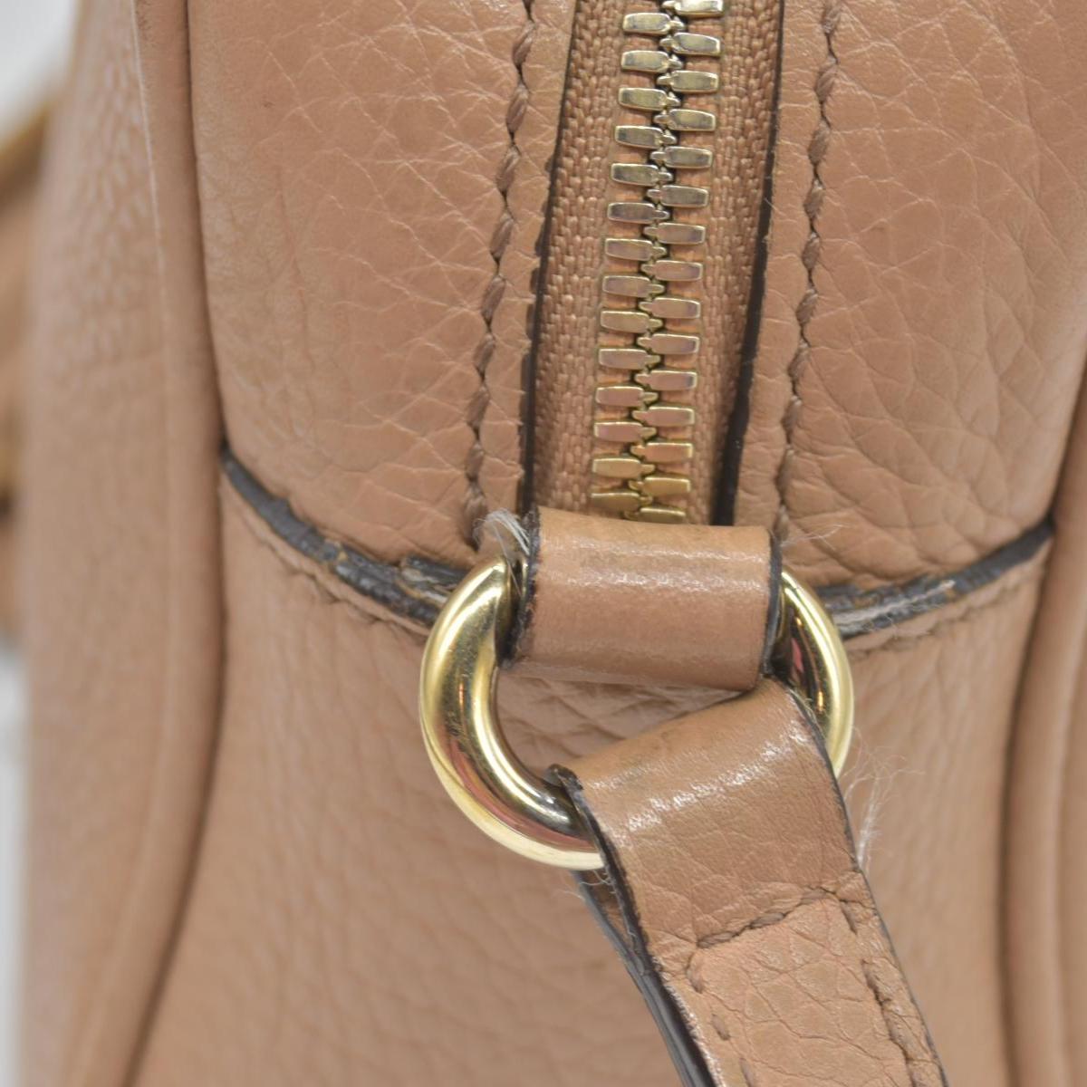 $1490 Gucci Interlocking G Soho Disco Beige