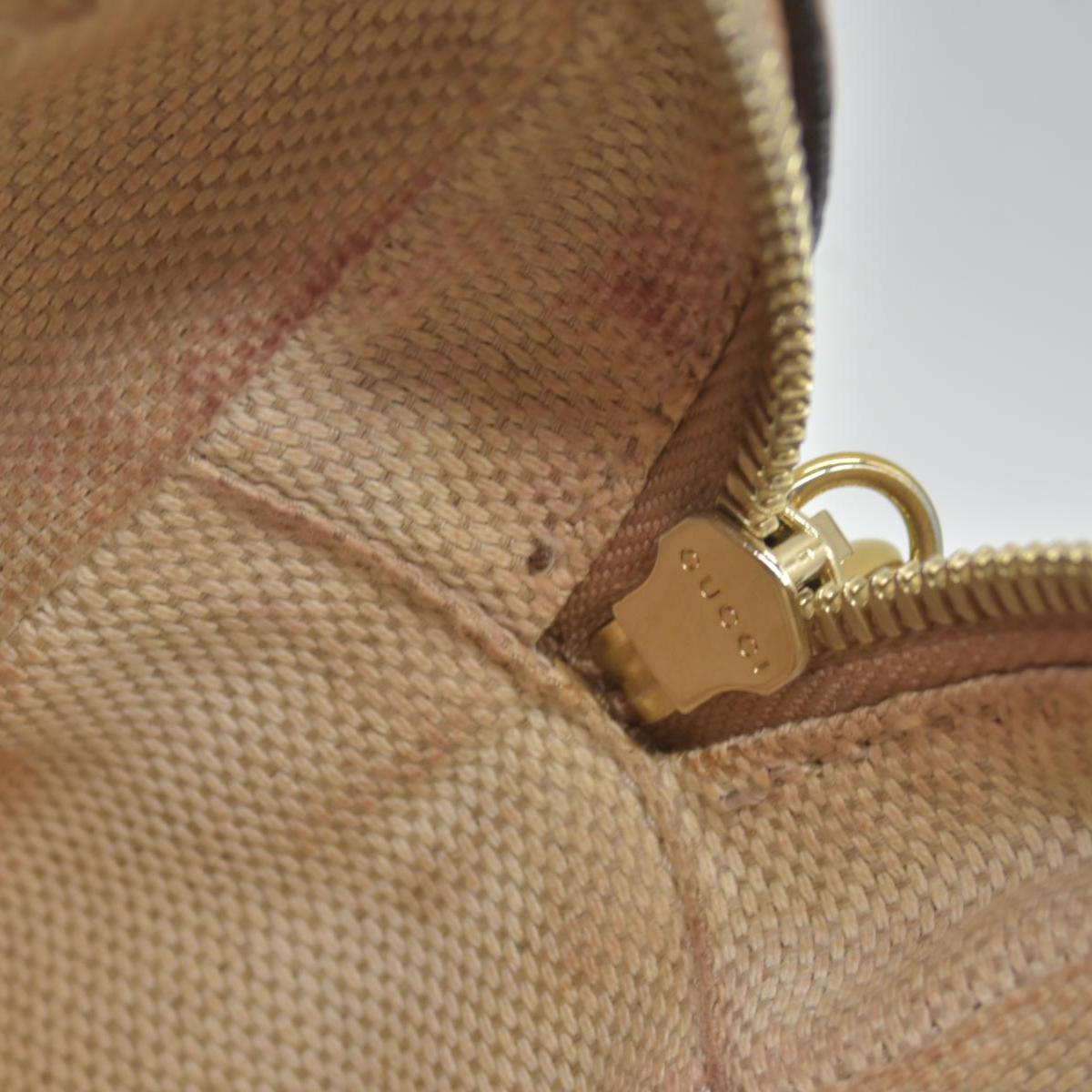 $1490 Gucci Interlocking G Soho Disco Beige