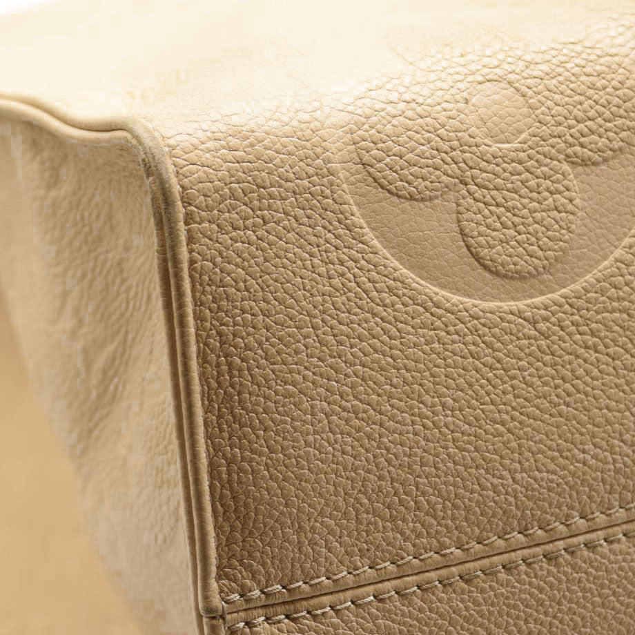 LOUIS VUITTON Empreinte Monogram Giant Onthego GM Creme