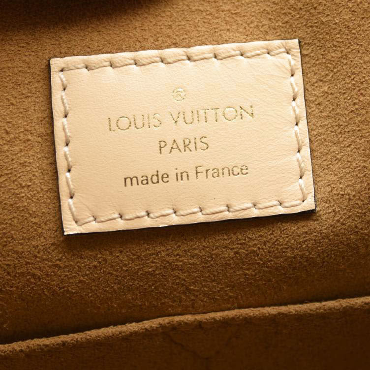 LOUIS VUITTON Empreinte Monogram Giant Onthego GM Creme