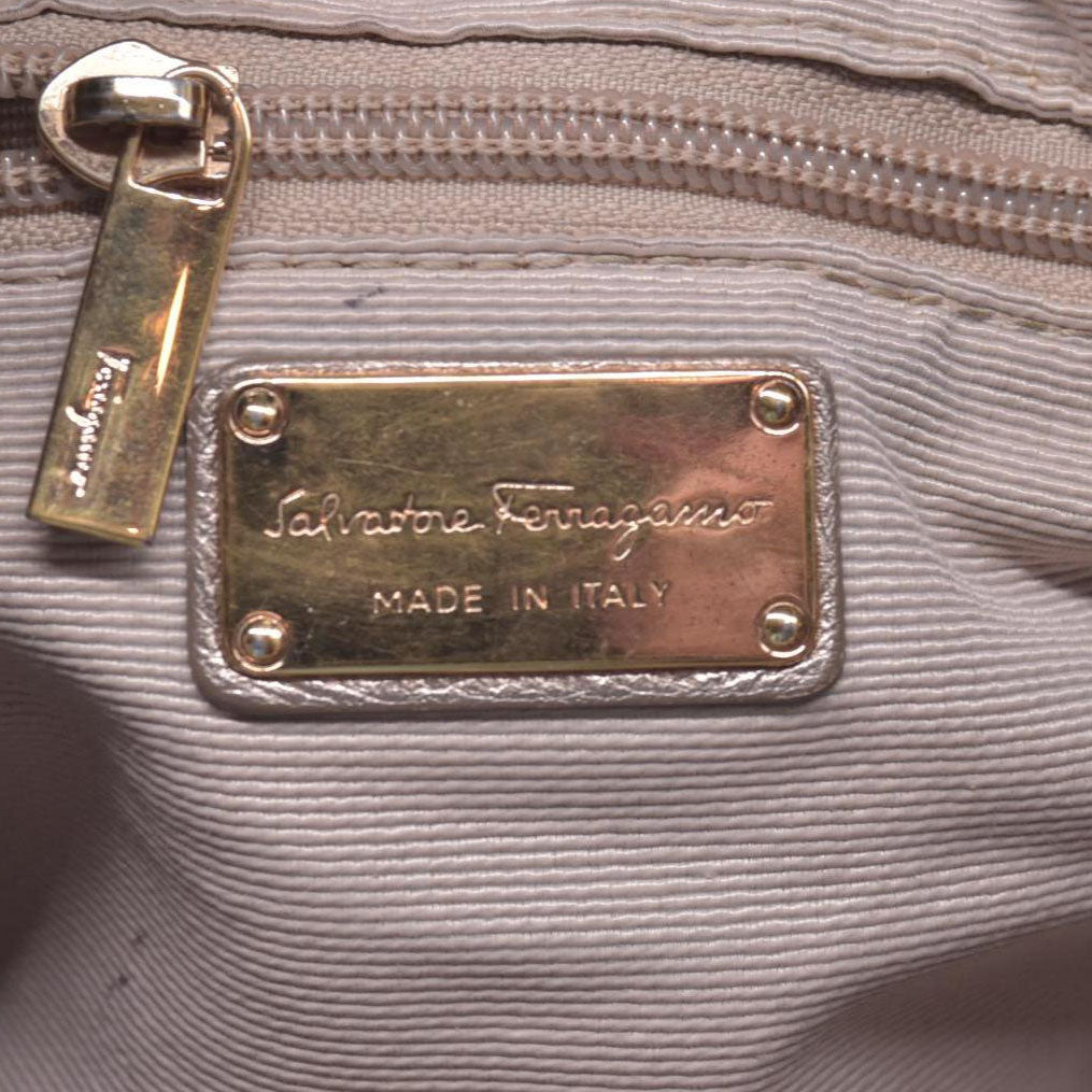 $950 Salvatore Ferragamo Vara Leather Hand Bag Gold 10021032