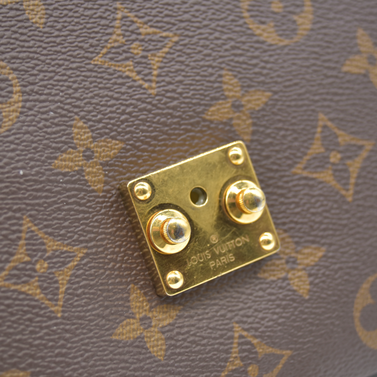 $2840 2020 Louis Vuitton Monogram Pochette Metis GI1290