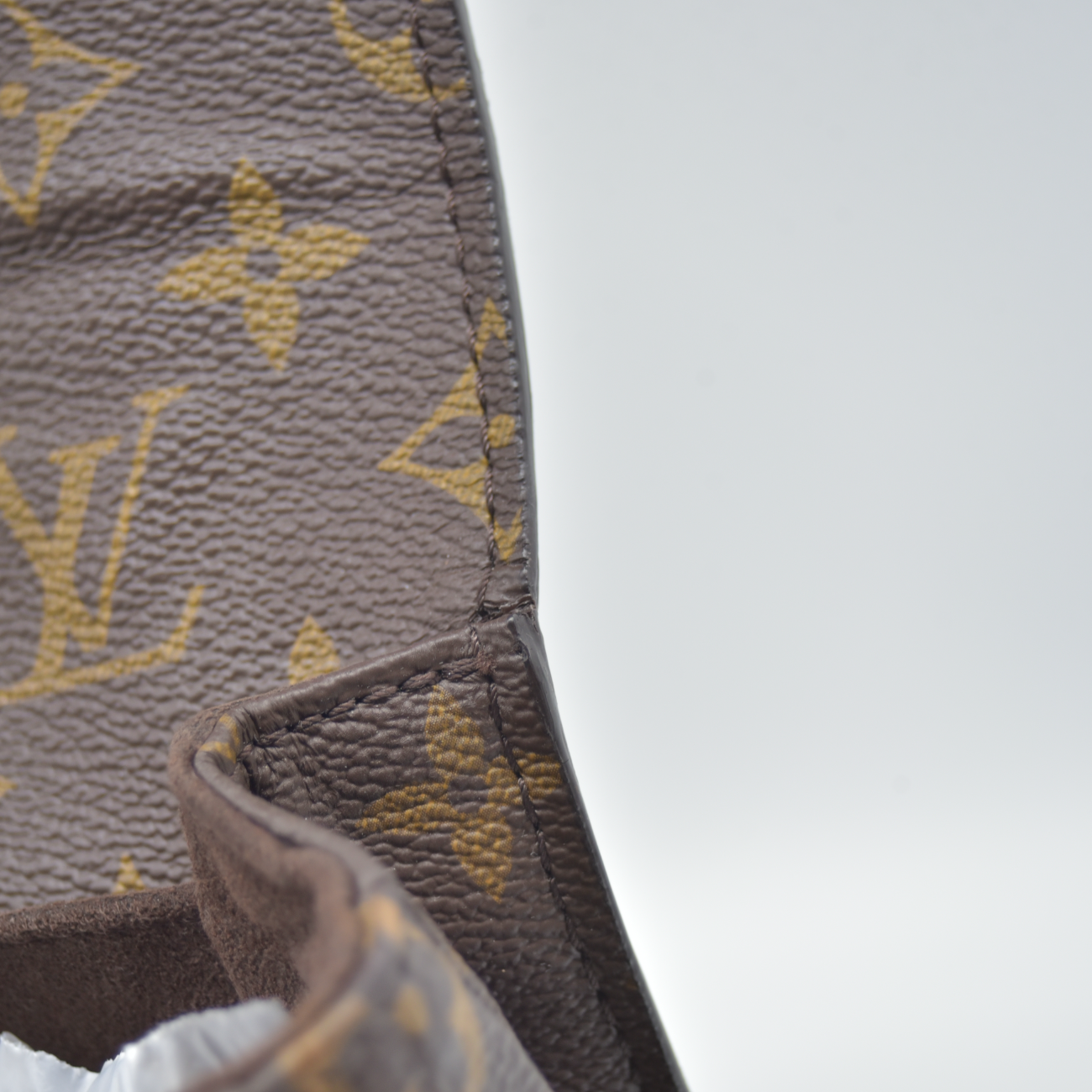 $2840 2020 Louis Vuitton Monogram Pochette Metis GI1290