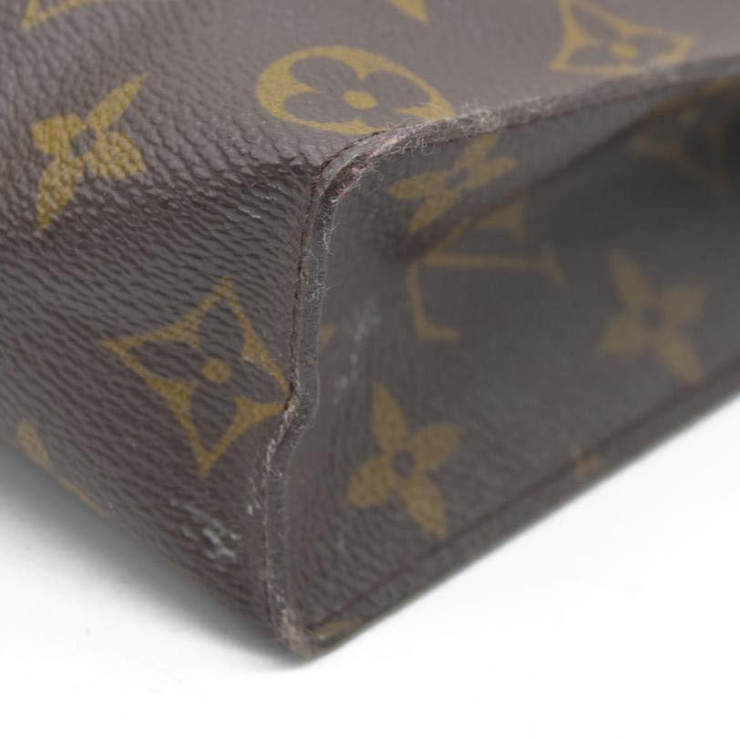 $1070 Louis Vuitton Monogram Toiletry 26