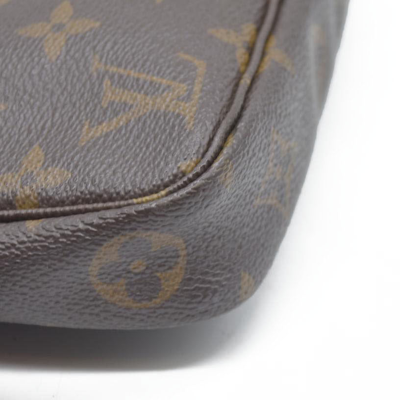 AUCTION $1290 Louis Vuitton Monogram Pochette Accessories CA0030
