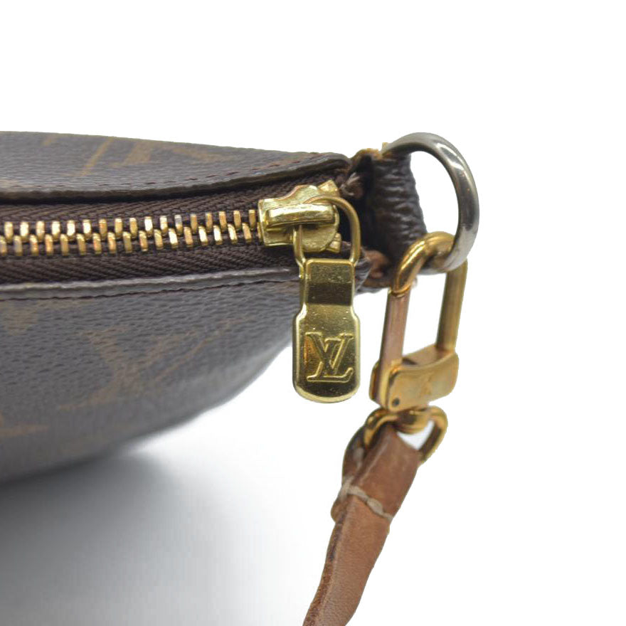 AUCTION $1290 Louis Vuitton Monogram Pochette Accessories CA0030