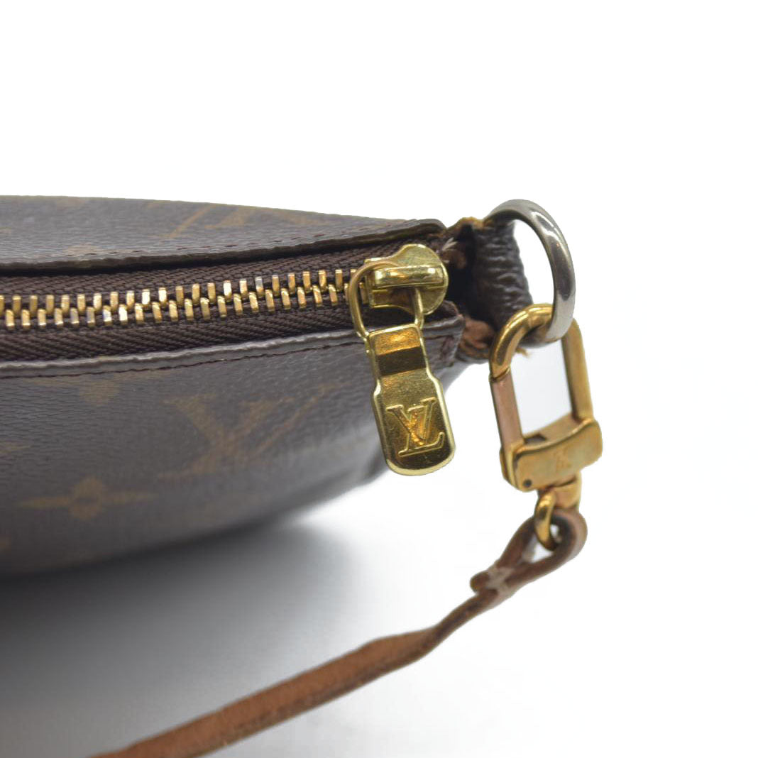 AUCTION $1290 Louis Vuitton Monogram Pochette Accessories CA0030