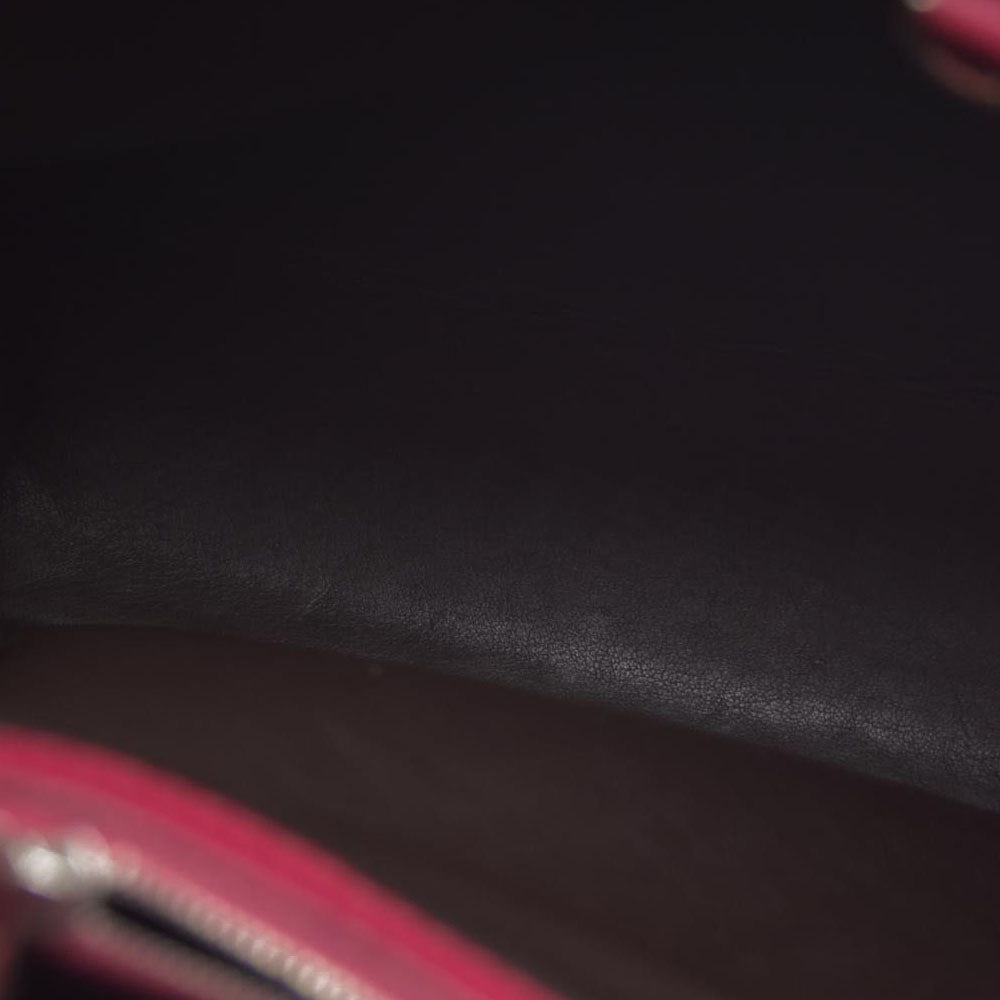 Louis Vuitton  Taurillon Capucines MM Fuchsia