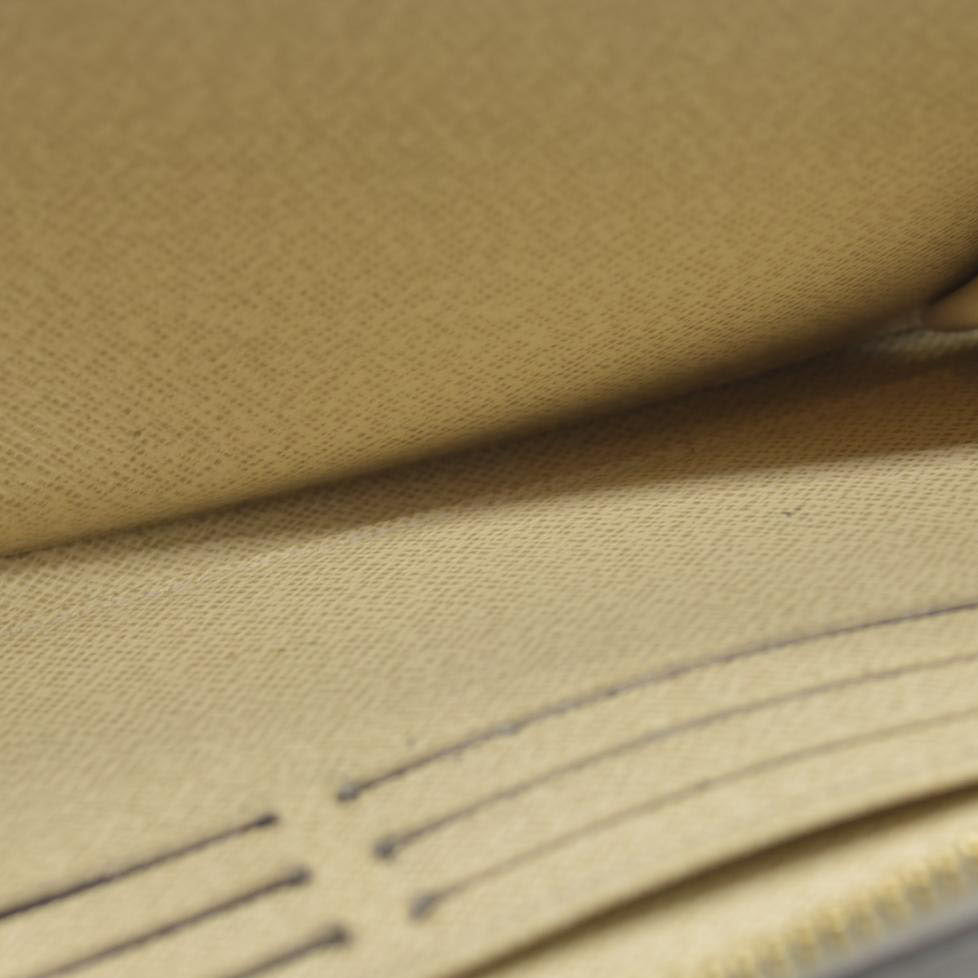 $895 Louis Vuitton  Damier Azur Zippy Wallet SD3196