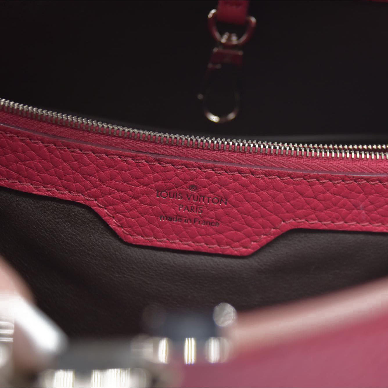 Louis Vuitton  Taurillon Capucines MM Fuchsia
