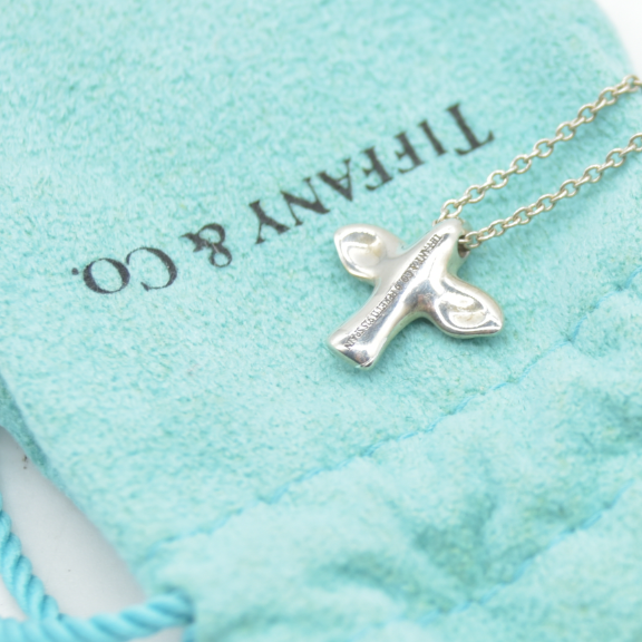 $360 Tiffany & CO Sterling Silver Elsa Peretti Mini Dove Necklace