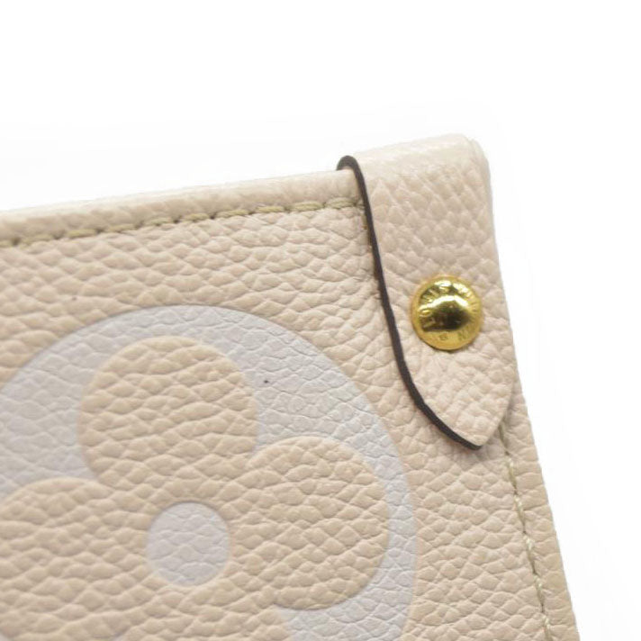 Louis Vuitton Empreinte Monogram Giant By The Pool Onthego MM