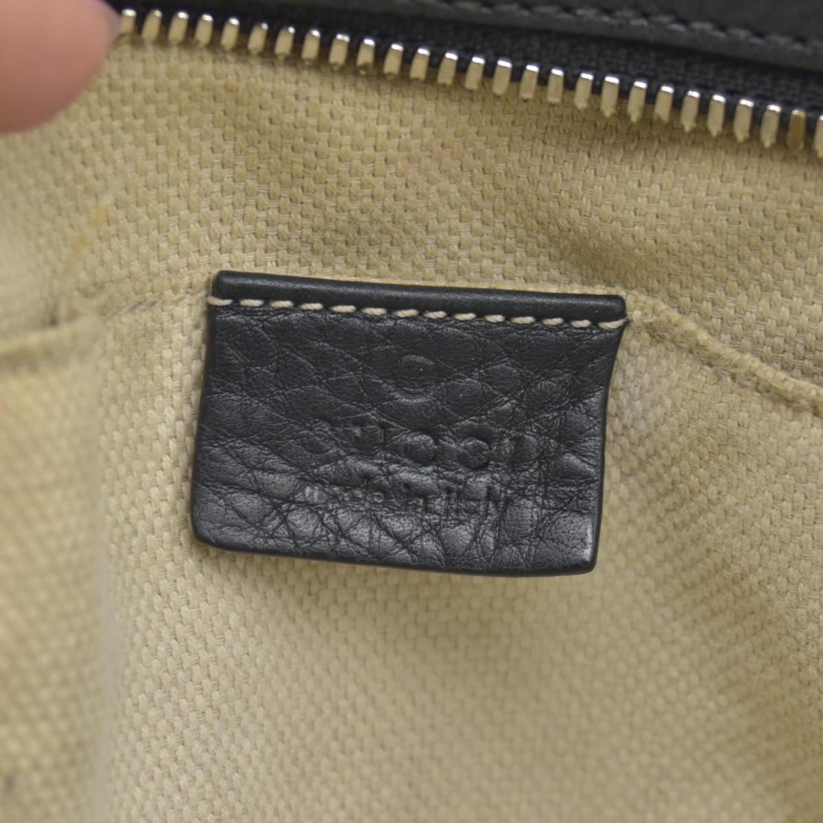 $1490 Gucci Pebbled Calfskin Small Soho Disco Bag Black