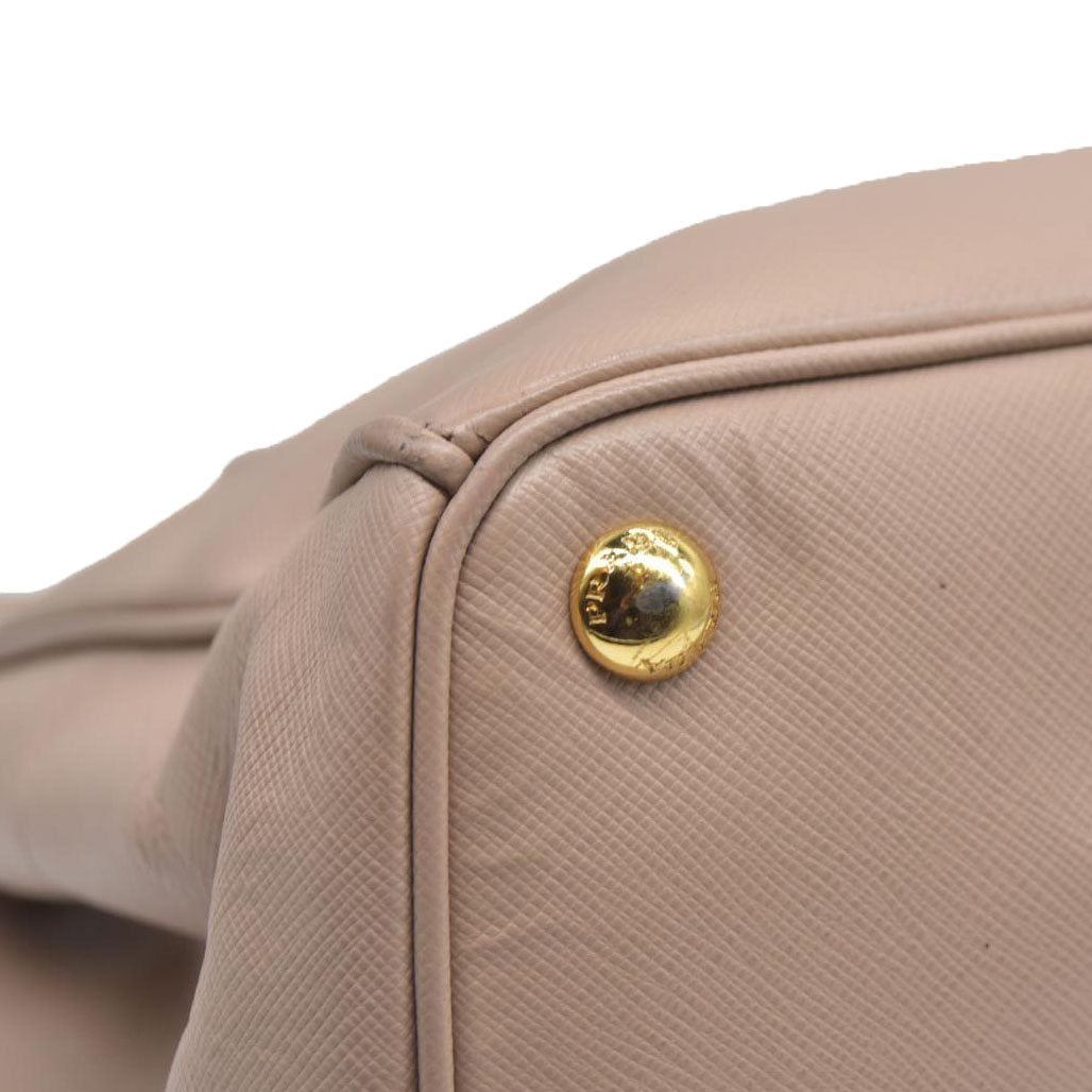 AUCTION $4500  Prada  Saffiano Medium Galleria Double Zip Tote Cammeo