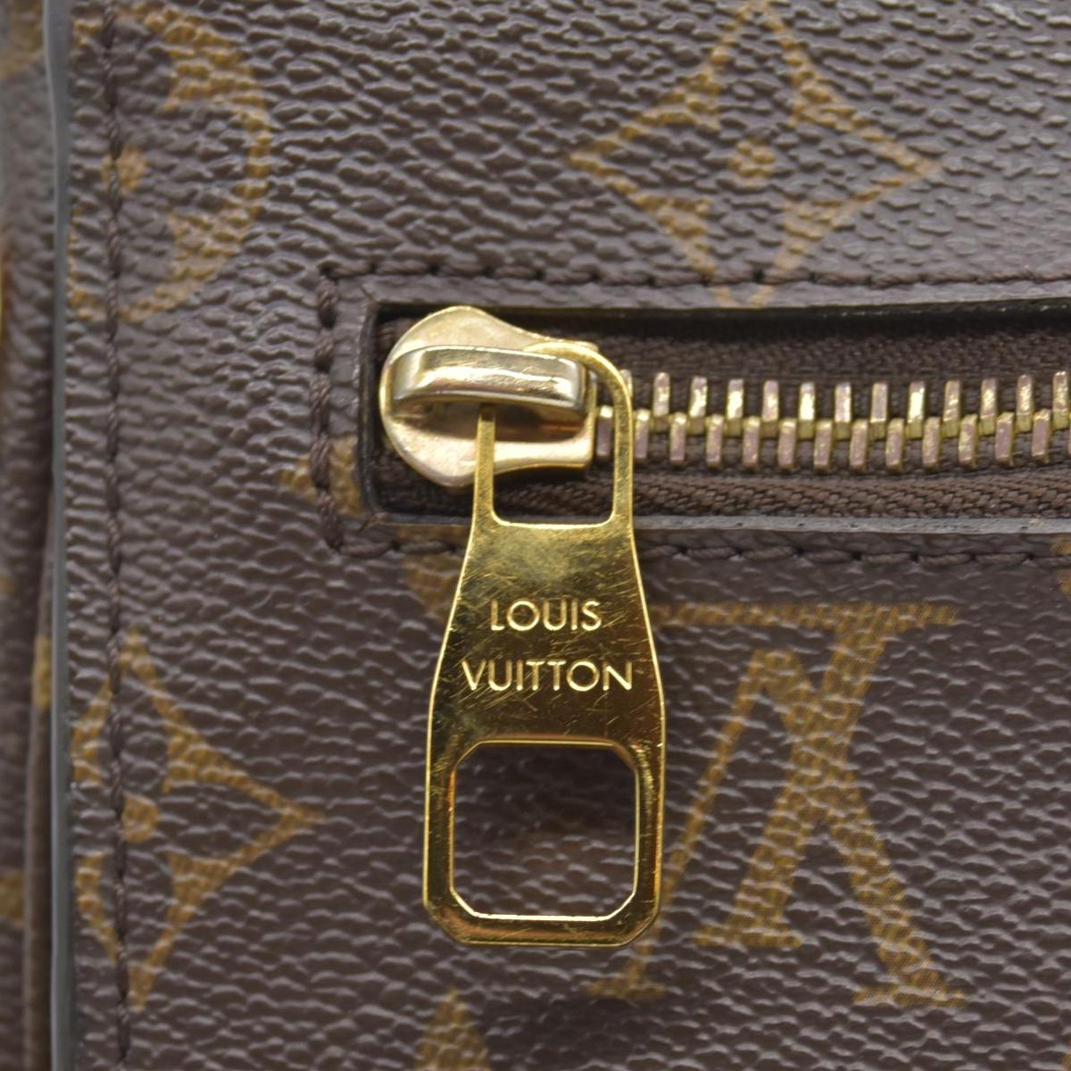 $2750 2019 Louis Vuitton  Monogram Pochette Metis AR2189