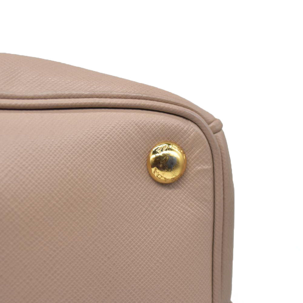 AUCTION $4500  Prada  Saffiano Medium Galleria Double Zip Tote Cammeo