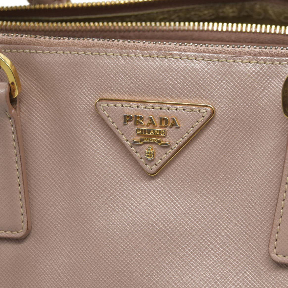 AUCTION $4500  Prada  Saffiano Medium Galleria Double Zip Tote Cammeo