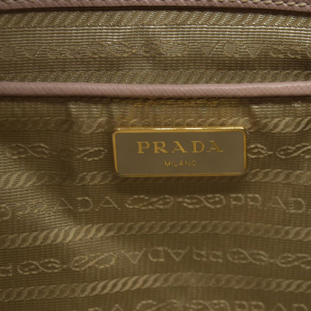 AUCTION $4500  Prada  Saffiano Medium Galleria Double Zip Tote Cammeo