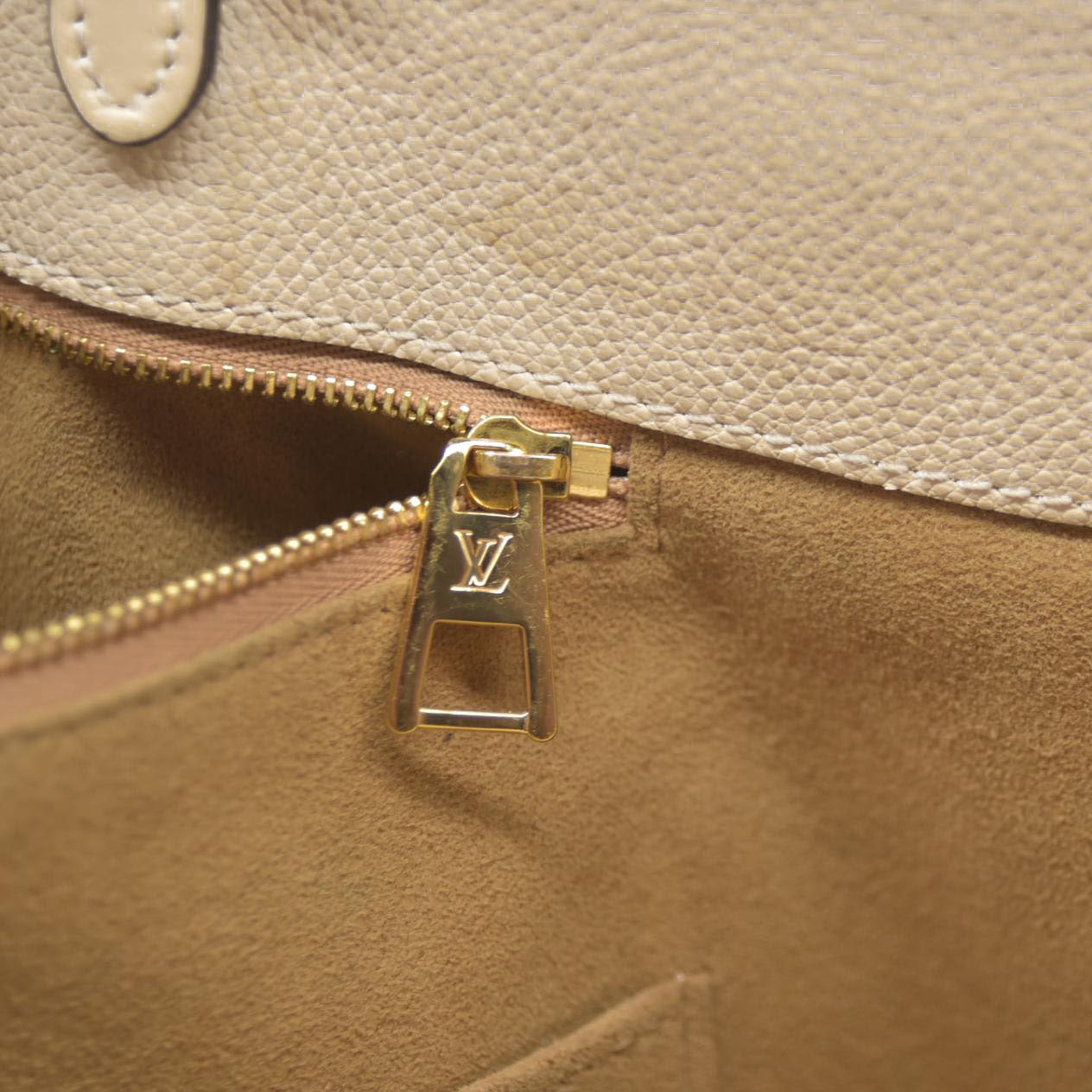 Louis Vuitton  Empreinte Monogram Giant Onthego GM Creme