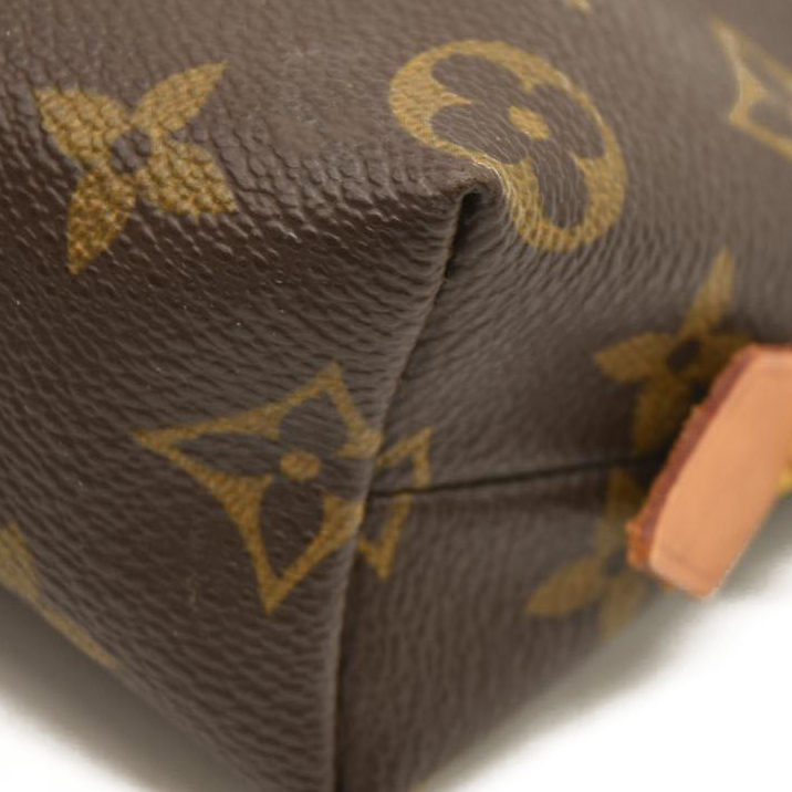 LOUIS VUITTON Monogram Cosmetic Pouch CA002