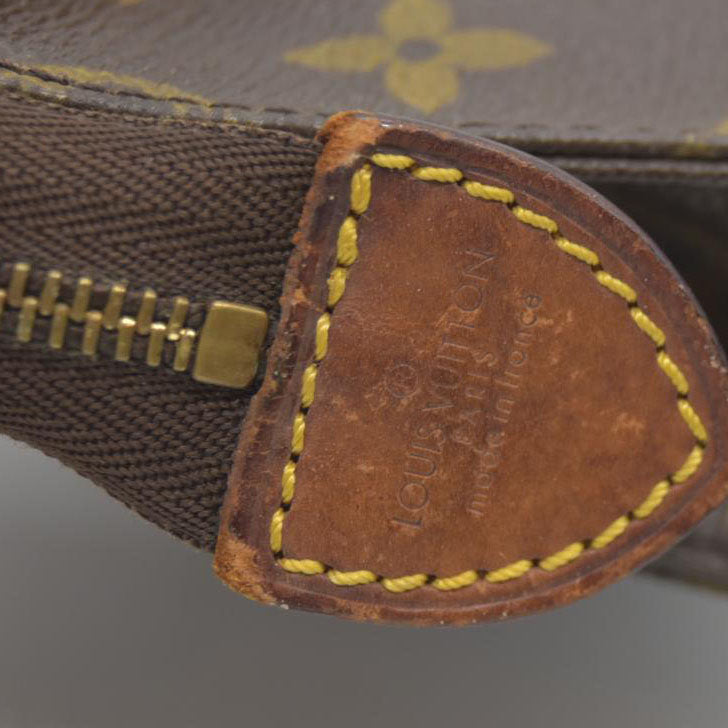 Louis Vuitton  Monogram Toiletry Pouch 15 TH8910
