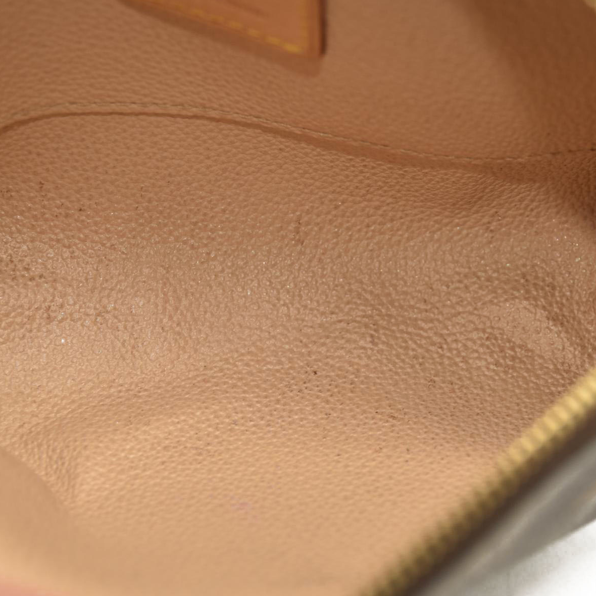 LOUIS VUITTON Monogram Cosmetic Pouch CA002