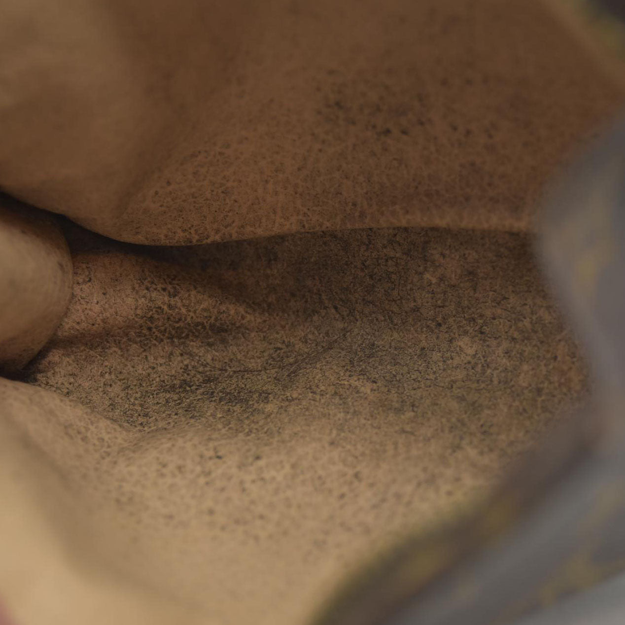 Louis Vuitton  Monogram Toiletry Pouch 15 TH8910