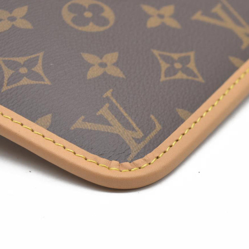 AUCTION Louis Vuitton Monogram Carryall PM Pochette